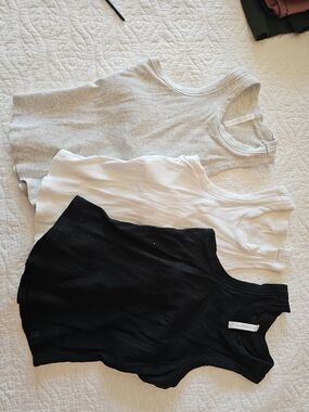 3 Fabletics Ribbed Crewneck Tank - Light Gray